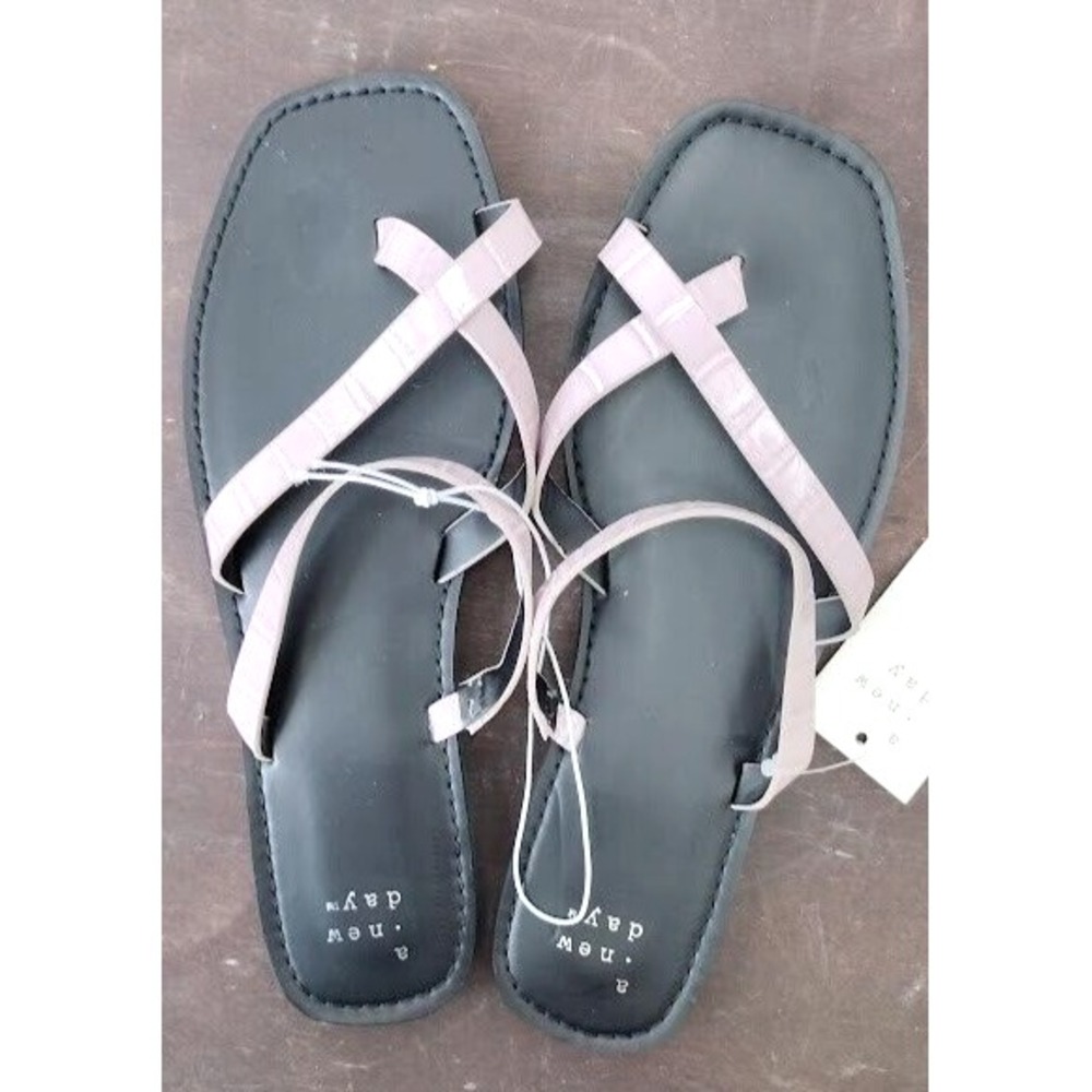 A New Day‎ Women Flat Thong Sandals Lilac Felicity Size 8.5